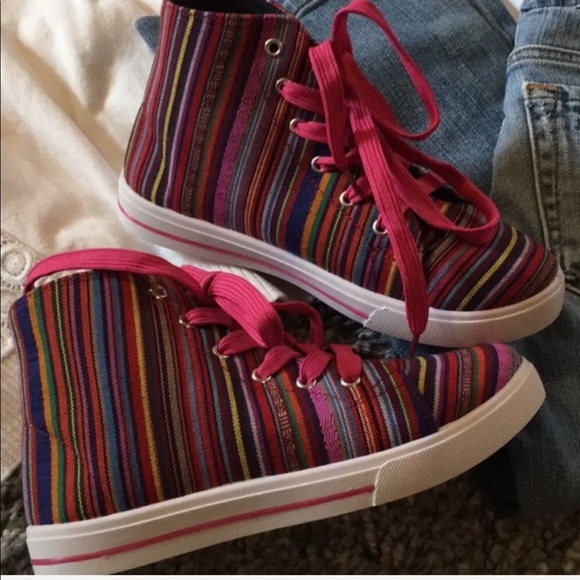 Serape High Ankle Top Sneakers - Picture 3 of 4